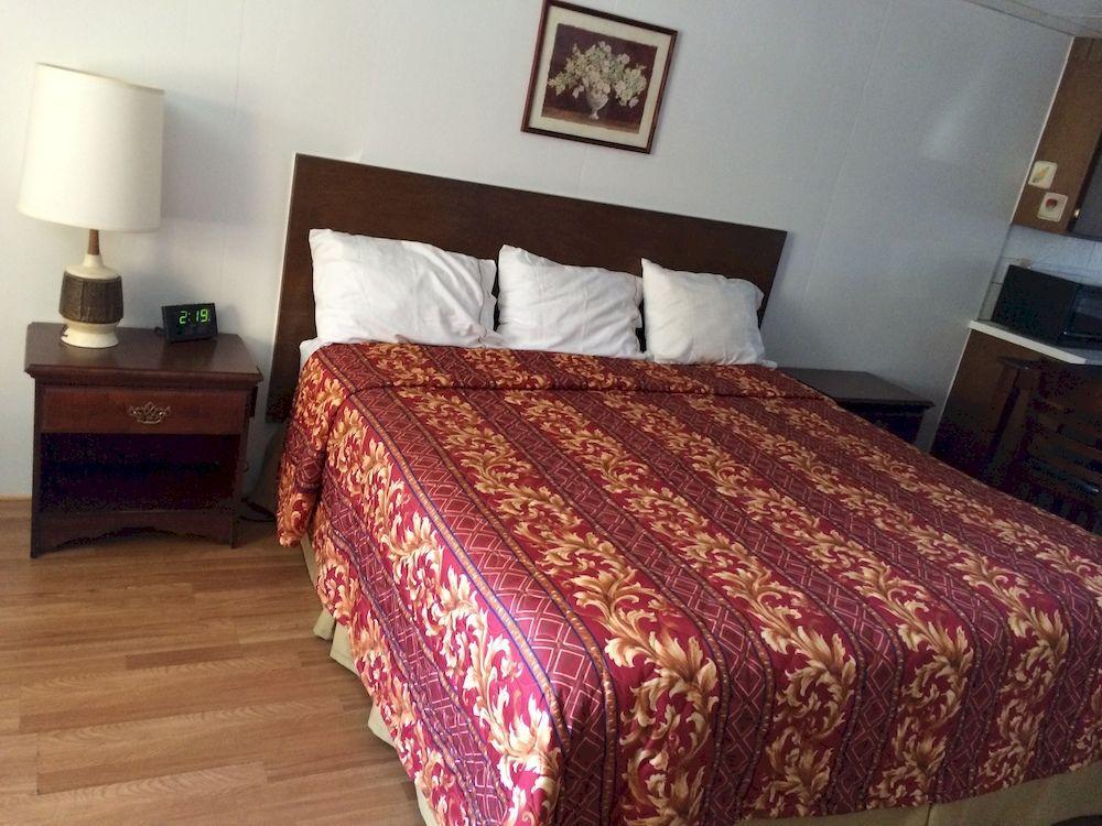 Townhouse Inn & Suites เคลมัทฟอลส์ ภายนอก รูปภาพ